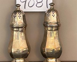 Lot 9081. $25.00. Unbranded, heavy-weight S&P Shakers, 7"T - may be weighted on the bottom.  