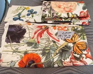 Lot 9172. $100.00 Pottery Barn floral duvet and 3 Euro shams.  Full/Queen. Love the Colors!