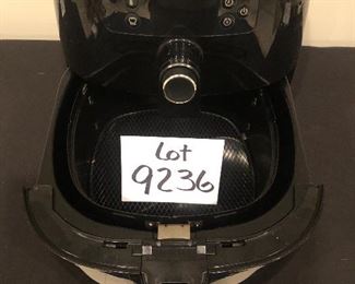 Lot 9236.  $125.00.  Phillips Air Fryer Model # HD9641.  Like New!!