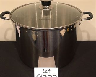 Lot 9238.  $40.00.   Victorio Stainless Steel canner. 13"Di x 9.5"T.