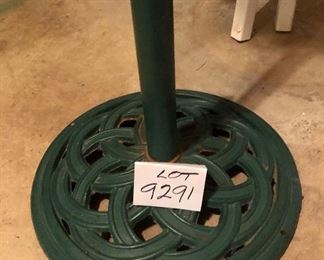 Lot 9291.  $145.00.  Heineken patio table umbrella and a Heineken logo clock.  The perfect addition to your Man Cave or Bar & Rec Room!  The Heineken on ice is up to you.  Enjoy.