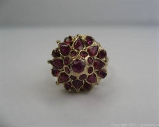 Beautiful Ruby Ring in Yellow Gold