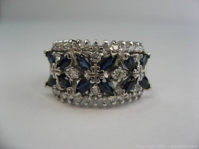 Gorgeous Diamond and Sapphire Ring in 14kt White Gold