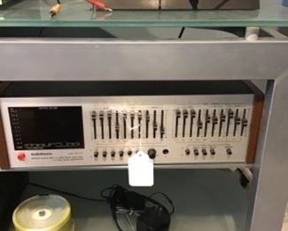 Vintage audio source Equalizer and ps4 play station