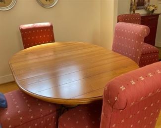 Pine dining table & 6 upholstered chairs