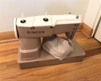 Vintage Singer Sewing Machine with soft cover