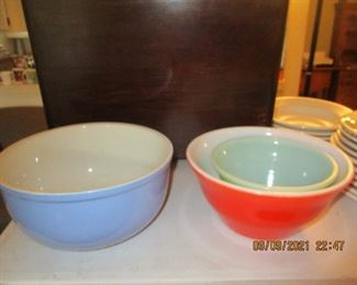 PYREX AND OTHER BOWLS