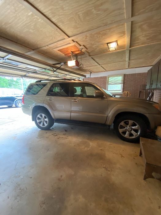 2007 Toyota 4 Runner
4 Door Limited
Super Clean!!
Runs great! Beautiful Car!
We are taking bids on the 4 Runner!