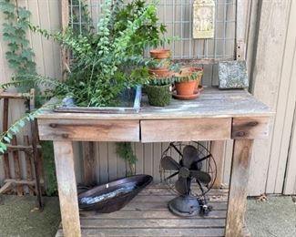 Gardening table
