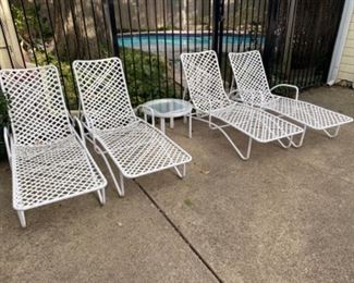Vintage Brown Jordan loungers & table