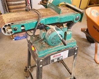 Grizzly  6 inch belt sander/ disc sander on stand