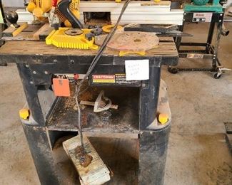 Craftsman router table with Ryobi router included.  Many accessories. 
