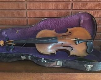Old violin and bow