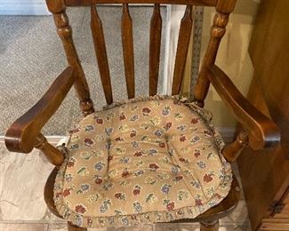 Example of kitchen table chairs