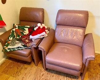 Mauve leather recliners....Hello 1980!