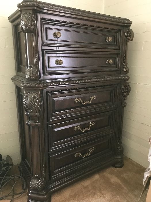 Like new tall chest of drawers