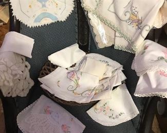 Really nice vintage linens. 