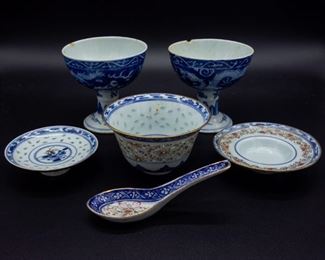 6 Assorted Pieces of Chinese Porcelain