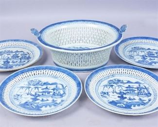 Chinese Canton Porcelain Reticulated Plates Bowl Set