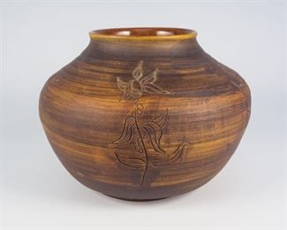 Incised Leaf Motif Signed NS Eskimo House Pottery Vase