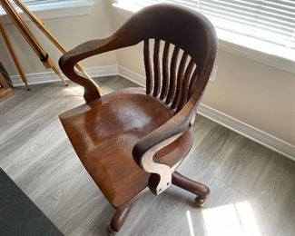  Vintage Globe-Wernicke Office Chair $250
