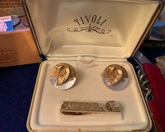 Men and women’s jewelry