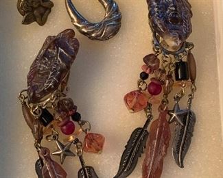 Men and women’s jewelry