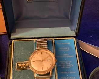 Men and women’s jewelry