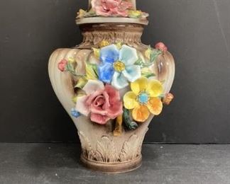 ceramic poreclain lidded jar urn