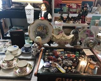 Lots of collectibles, bone china cup and saucers, cast iron toy horse and carriage
