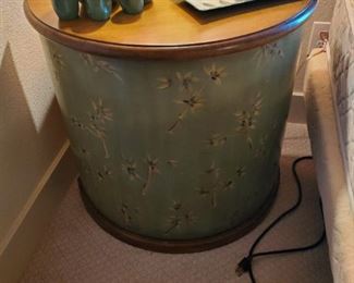 furniture side table that has adjusting door