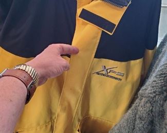 CLothing bass pro shop rain jeccket