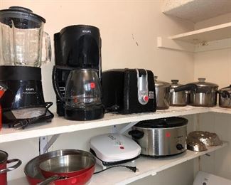 Miscellaneous kitchen equipment 