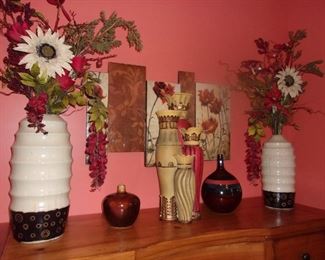Beautiful Vases w/Floral, Fountain, Pottery, Picture