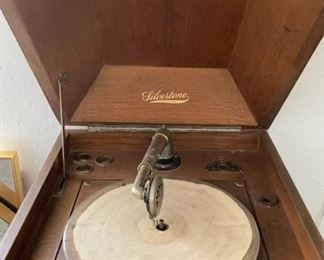 Silvertone phonograph--WORKS!