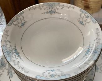 Fashion Royale Heirloom china