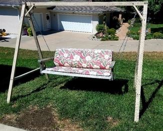Aluminum frame swing