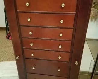 Jewelry chest 