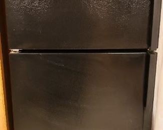 GE Top Freezer Refrigerator
Available for Pre-Sale. Contact us at ContactMVP@MooreValuePros.com for more info.