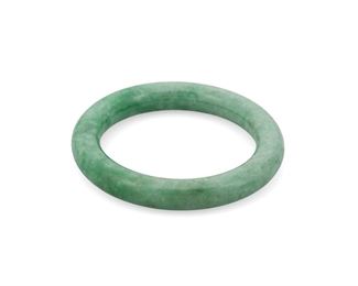 1124
A Jadeite Bangle
Weighing 324.42cts with GIA report dated June 7, 2017 stating natural color with no indications of impregnation
6.75" C x .5" W
Estimate: $2,000 - $3,000