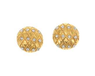 2197
A Pair Of Chanel Strass Ear Clips
Gold toned textured metal, stamped: [with double "C"] / Chanel / Made in France / (C)
The round ear clips with criss-cross pattern with set with crystals
1" W
2 pieces
Estimate: $400 - $600