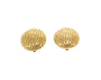 2200
A Pair Of Chanel Gold Toned Ear Clips
Gold toned textured metal, stamped: [with double "C"] / Chanel / Made in France / (C)
The round ear clips topped with Chanel stamping throughout
1" W
2 pieces
Estimate: $300 - $500
