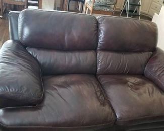 Flexsteel Latitudes leather loveseat 34 x 69 x 45