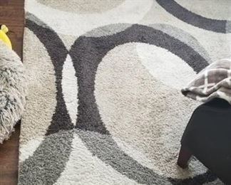 At Home 8 x 10 area rug "Romance"