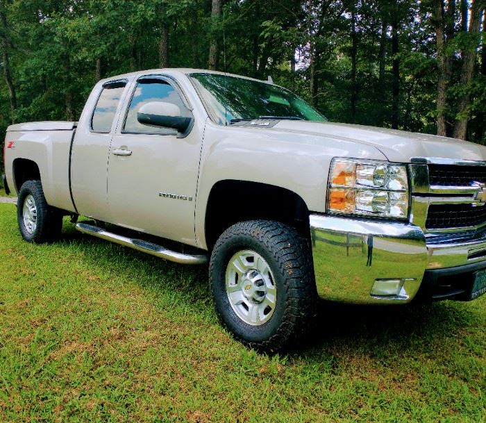 2009 Chevrolet Silverado 2500 HD 4X4 LTZ.  298K Miles