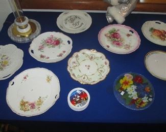 Assortment of Vintage Collectible Plates