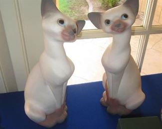 MCM Pair Siamese Cat Figurines by Freeman McFarlin California Pottery, 1957