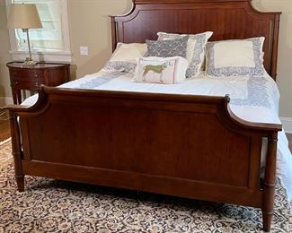 KING SLEIGH BED | Turned supports with solid wood headboard and footboard; h. 65 x l. 88 x d. 82 in. 