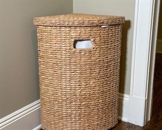 CORNER HAMPER | Woven basket with lid and removable linen insert; h. 28 x w. 15 x d. 15 in. 