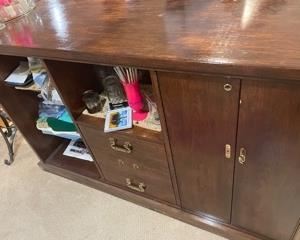 VINTAGE WOOD BAR WITH BRASS TRIM